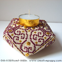 Christmas Biscornu (table center piece) - cross stitch pattern - by Marie-Anne R&eacute;thoret-M&eacute;lin