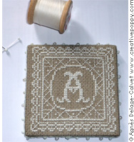 Agnès Delage-Calvet - Lace pinkeep with monograms, counted cross stitch pattern (zoom 2)