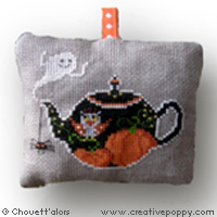 <b>Halloween teapot</b><br>cross stitch pattern<br>by <b>Chouett\'alors</b>
