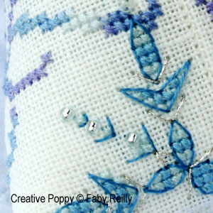 Faby Reilly - Frosty Snow Flake Humbug, Christmas ornament (cross stitch pattern chart) (zoom 4)