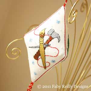 Elrik the elf Pendant - cross stitch pattern - by Faby Reilly Designs (zoom 3)