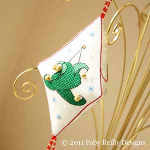Elrik the elf Pendant - cross stitch pattern - by Faby Reilly Designs (zoom 2)