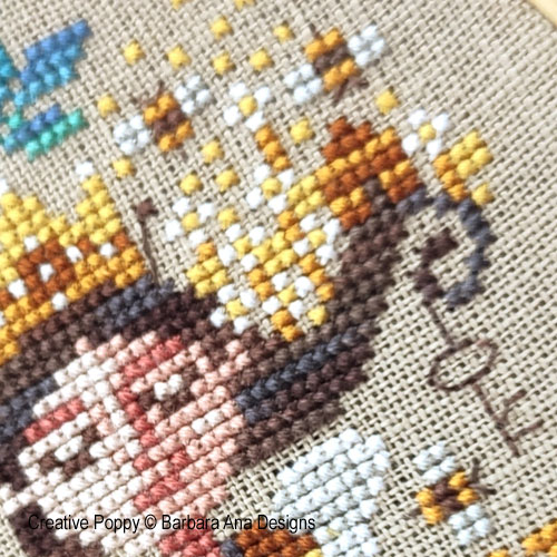Queen Bee cross stitch pattern by Barbara Ana Designs, zoom 1