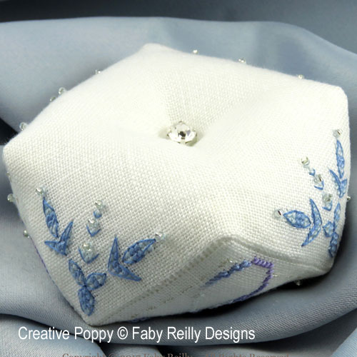 Faby Reilly Designs - Frosty Snowflake Biscornu zoom 3 (cross stitch chart)