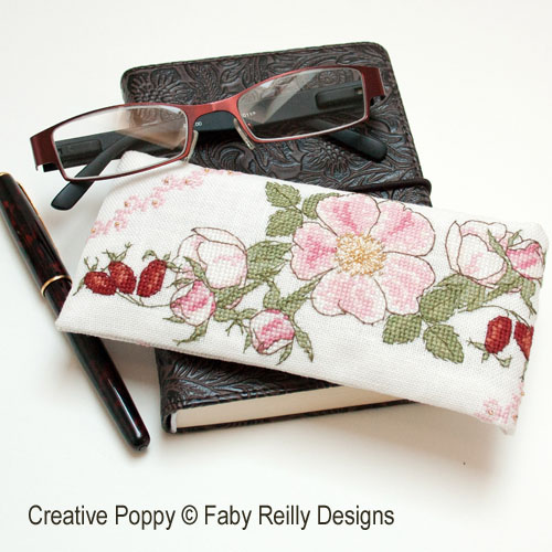https://www.creativepoppypatterns.com/images/Image/faby-reilly-wild-rose-glasses-case-500cr_1423648712.jpg
