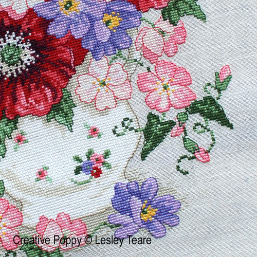Lesley Teare Designs - Poppy Bouquet zoom 2 (cross stitch chart)