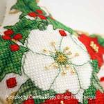 Faby Reilly Christmas Rose Star (Xmas ornament) - cross stitch pattern (zoom 2)