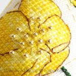 Buttercup biscornu - cross stitch pattern - by Faby Reilly Designs (zoom 1)