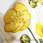 Buttercup biscornu - cross stitch pattern - by Faby Reilly Designs (zoom 2)