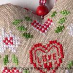 Marie-Anne Réthoret-Mélin - Cowbell hearts (cross stitch pattern) (zoom 2)