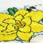Faby Reilly Designs - Daffodils & Bees, zoom 2 (Needleworkchart)
